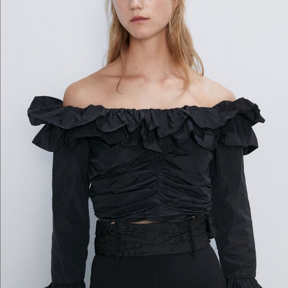 Zara Tops - 👚3for$25👚🎉Host Pick🎉Zara cropped rushed top